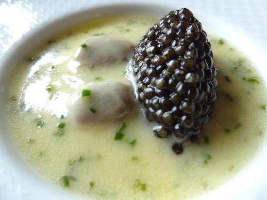 Per Se signature dishes Oysters and Pearls
Butter Poached Maine Lobster
Sautéed Hudson Valley Moulard Duck Foie Gras